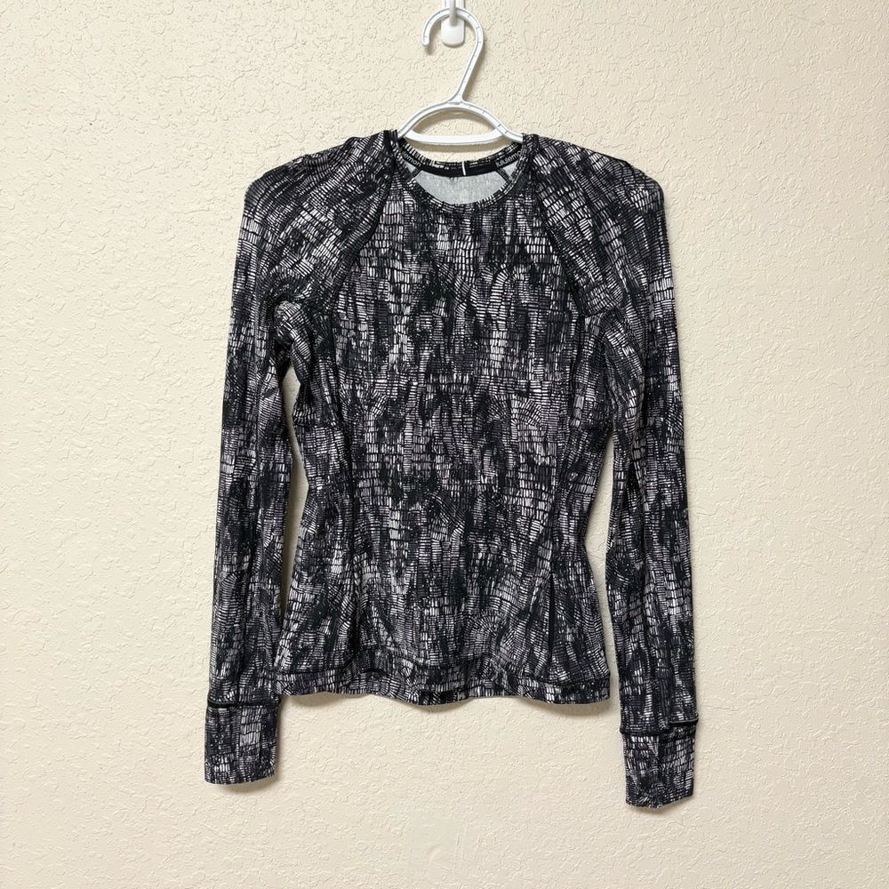 Lululemon It's Rulu Run Long Sleeve Shirt Black Marble Long Sleeve Size 2